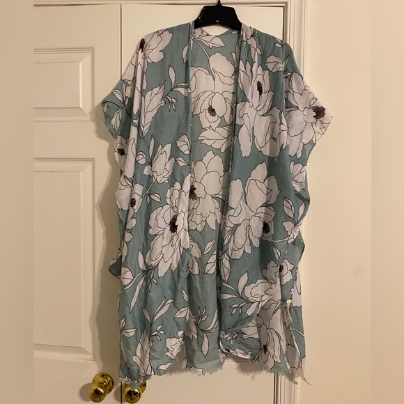 Do everything in love Tops - Kimono “Do Everything In Love”